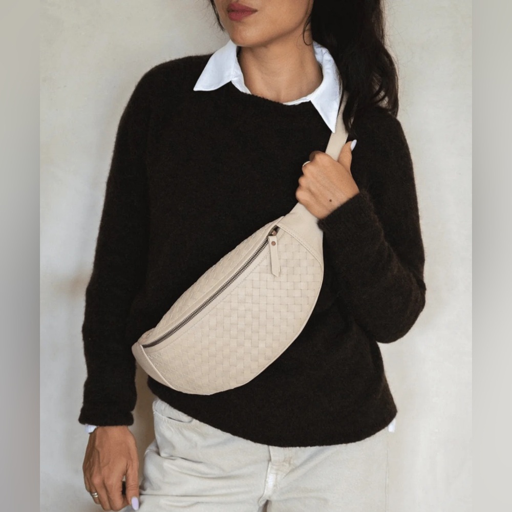 MANDRN Woven Atlas bag in Bone (NWOT)
